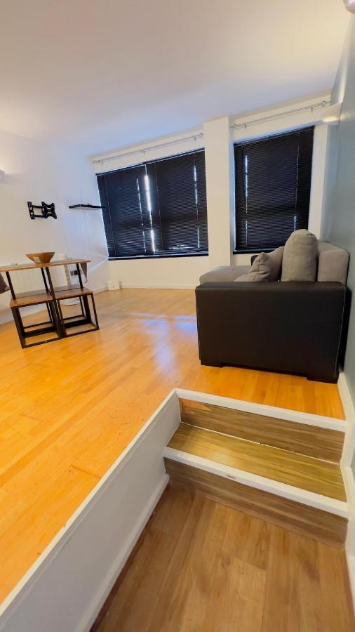 Charming 1-Bedroom Apartment In Woolwich 伦敦 外观 照片