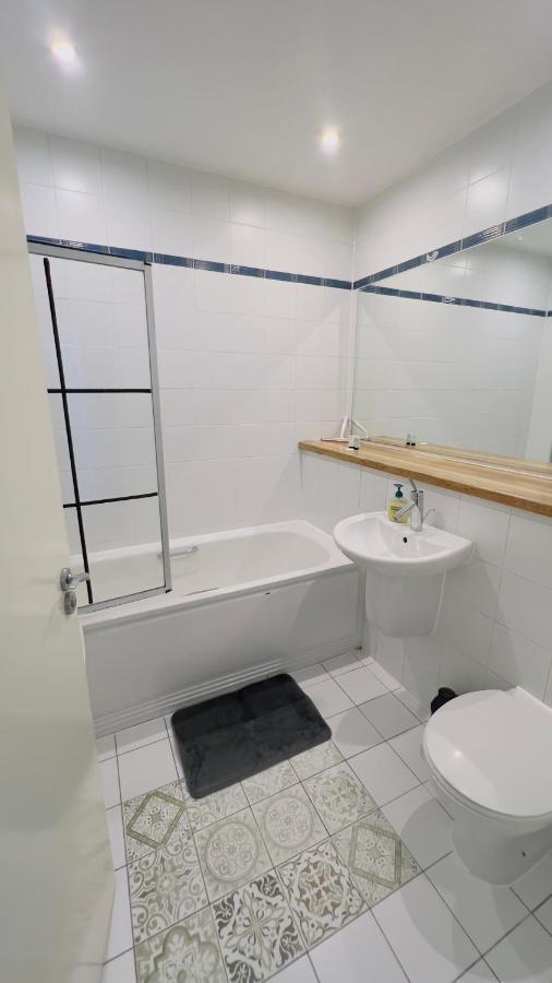 Charming 1-Bedroom Apartment In Woolwich 伦敦 外观 照片